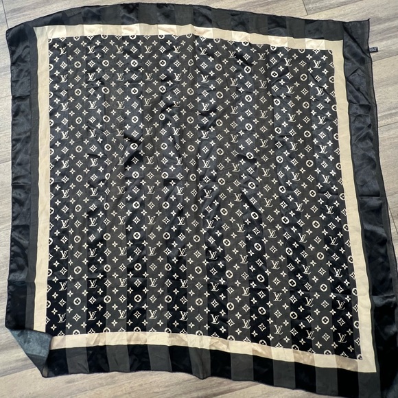 Louis Vuitton Silk Square Monogram Scarf - Picture 1 of 8